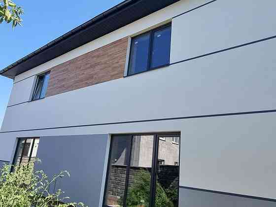 Продаж Будинок 4-кімнатний на вул. Залізнична Рівне