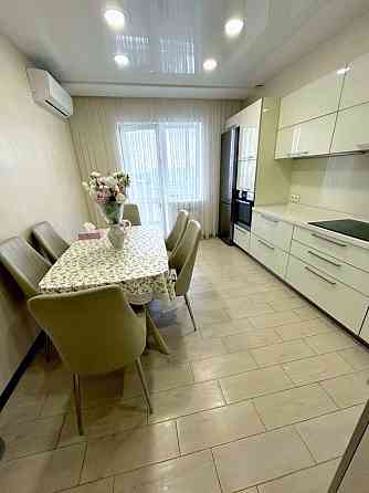 Продаж Квартира 3-кімнатна, 11/17 поверх на Дарницкая ул., 19 Дніпро