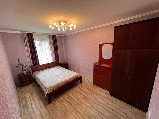 Оренда Квартира 3-кімнатна, 9/10 поверх на вул. Анни Ахматової, 11 Київ