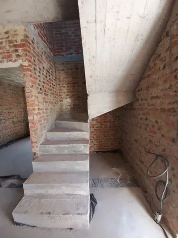 Продаж 2-поверховий   100 кв.м 4 кімн. на Кулика і Гудачека (Макарова) вулиця Рівне - фото 2