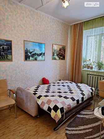 Продаж Квартира 3-кімнатна, 1/2 поверх на Зерова Вінниця