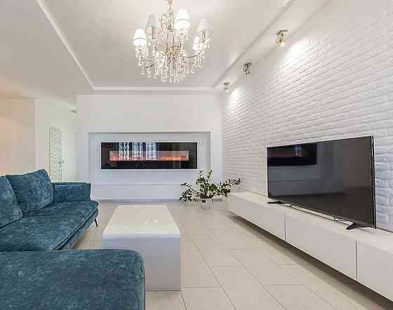 Продаж Квартира 3-кімнатна, 18/22 поверх на Саперно-Слобідська вул., д. 10 Киев