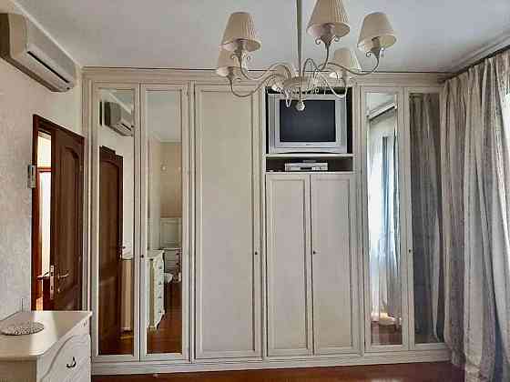 Оренда Квартира 3-кімнатна, 2/4 поверх на пер. Артиллерийский Kiev