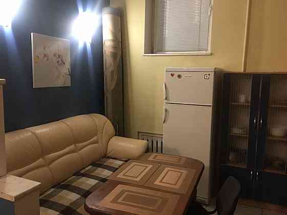 Продаж Квартира 3-кімнатна, 4/5 поверх на Хмельницького Богдана вул., д. 10 Київ