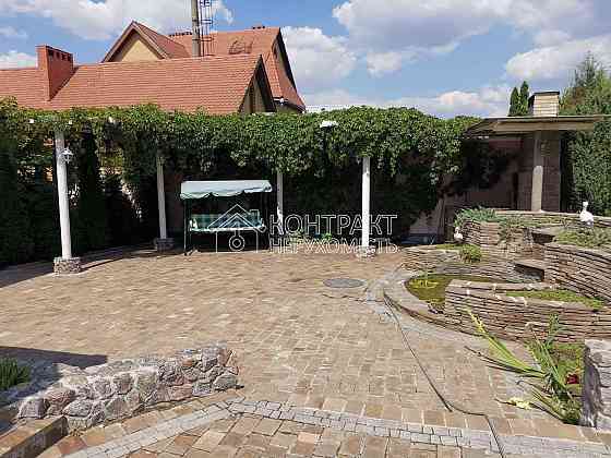 Продаж Будинок 8-кімнатний на вул. Академіка Вєркіна Kharkiv