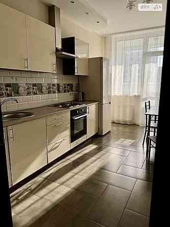 Оренда Квартира 1-кімнатна, 12/25 поверх на Драгоманова, 2б Київ