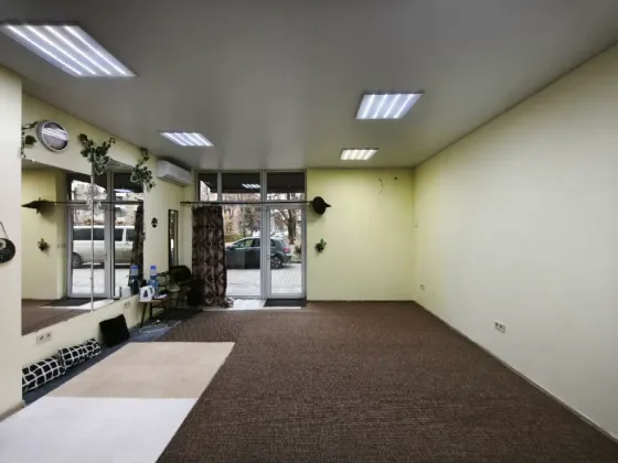 Продаж Приміщення в житловому будинку площа 36 кв.м на 8 березня 26Б Ужгород