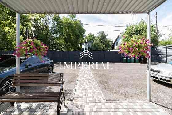 Продаж приміщення вільного призначення на вул. Садова приміщень - 24, поверх - 1/3 Київ