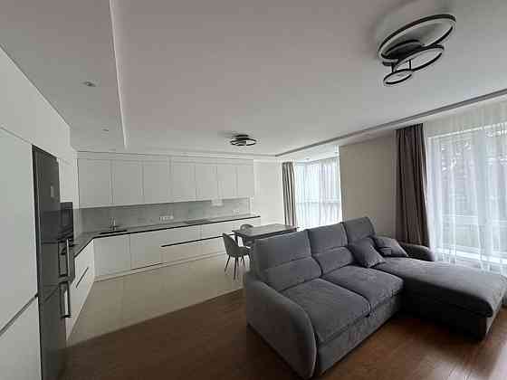 Продаж Квартира 3-кімнатна, 3/26 поверх на Воскресенська, 18 Київ