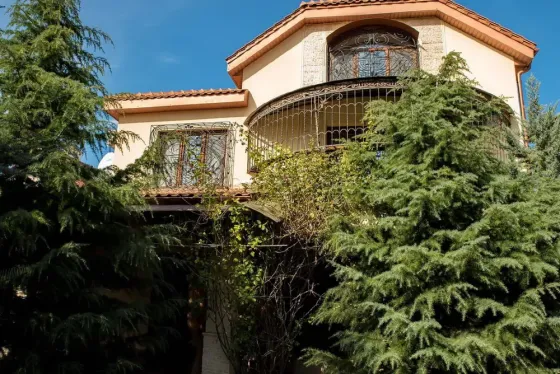 Аренда 3-этажный Дом с участком 4 сот 250 кв.м 5 комн. на Фонтанская дорога, 76 Одесса