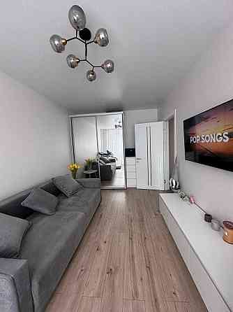 Продаж Квартира 1-кімнатна, 5/5 поверх на Єреванська вул., д. 31/1 Київ