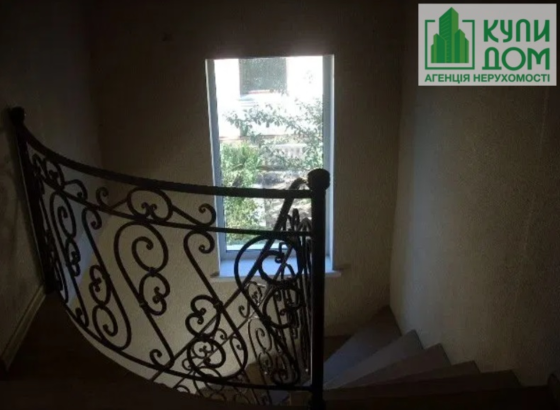 Продам два 2-х етажних будинки Кропивницький