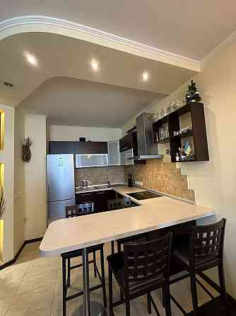 Продаж Квартира 2-кімнатна, 14/14 поверх на Вишгородська вул., д. 45 Kiev