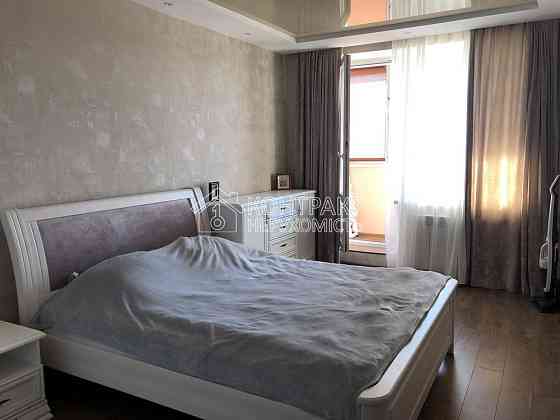 Продаж Квартира 3-кімнатна, 8/12 поверх на вул. Барабашова Kharkiv