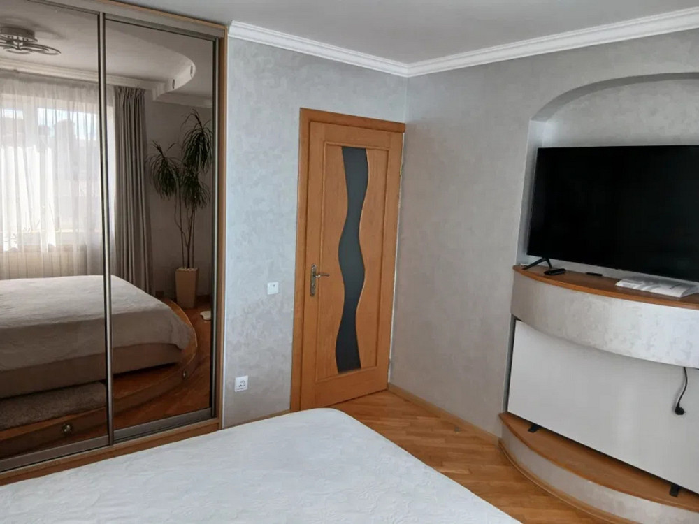 Продаж Квартира 2-кімнатна, 6/7 поверх на Південний б-р Івано-Франківськ - фото 1