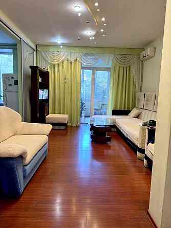 Продаж Квартира 3-кімнатна, 2/5 поверх на Газеты Правда пр., 2 Днепр