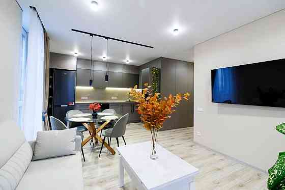 Продаж Квартира 2-кімнатна, 11/26 поверх на Родини Крістерів вул., д. 2 Kiev