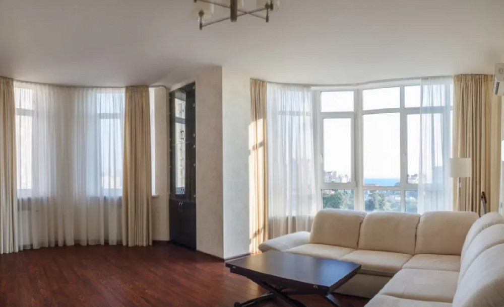 Просторная 3-комнатная квартира с видом на море — Французский бульвар / Довженко Одеса - фото 1