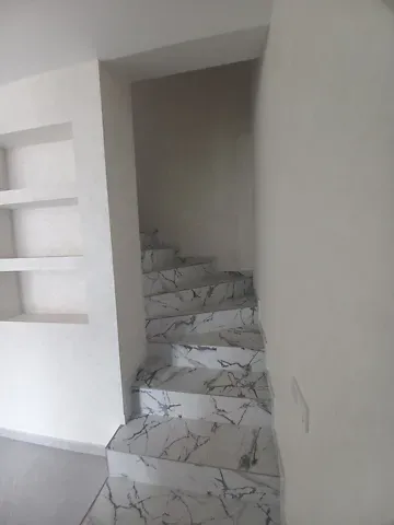 Продаж 3-поверховий   160 кв.м 4 кімн. на Стрілецький масив 15  - фото 2