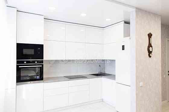 Продаж Квартира 3-кімнатна, 9/10 поверх на вул. Лосівський Kharkiv