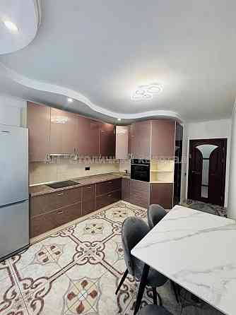 Оренда Будинок 2-кімнатний на Юлії Здановської вул., 73А Київ