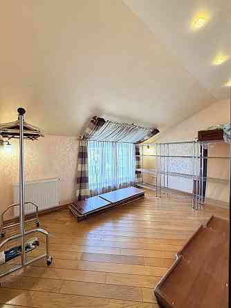 Продаж Квартира 7-кімнатна, 4/5 поверх на Декарта вул., 6 Львів