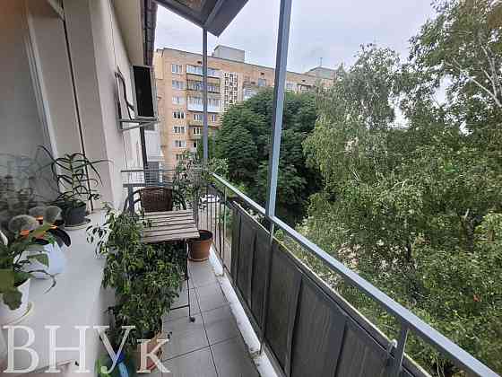 Продаж Квартира 4-кімнатна, 5/5 поверх на Відродження Luts'k