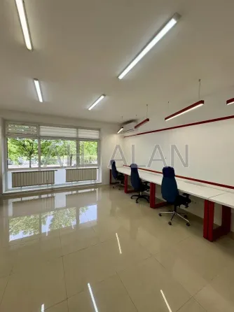 Сдаётся Офисные помещения площадь 352 кв.м 1-й этаж Киев Оболонська Набережна Киев