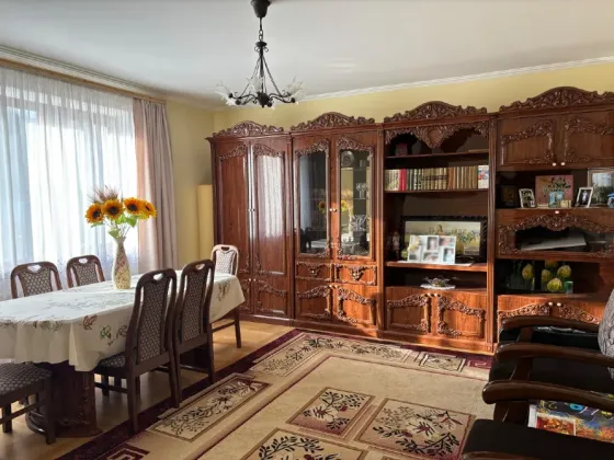 For sale 2-storey House with land 8 ares 330 sq.m 6 rooms at Яблунева 21 Ternopil'