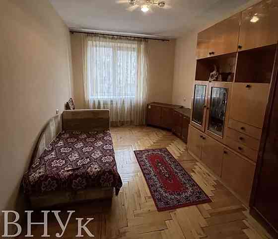 Продаж Квартира 3-кімнатна, 3/5 поверх на Столєтова Ужгород