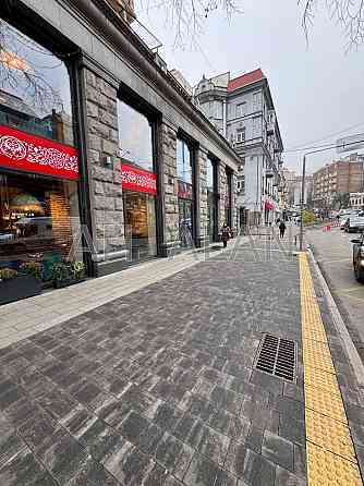 Оренда торгове приміщення на Хрещатик вул., 29/1 поверх - 1/2 Київ
