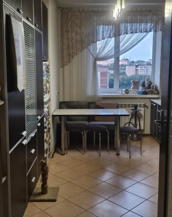 Продаж 2к квартири 65.1 кв. м на вул. Євгена Коновальця Ternopil'