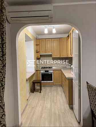 Продаж Квартира 3-кімнатна, 5/9 поверх на вул. Берестейський Kiev