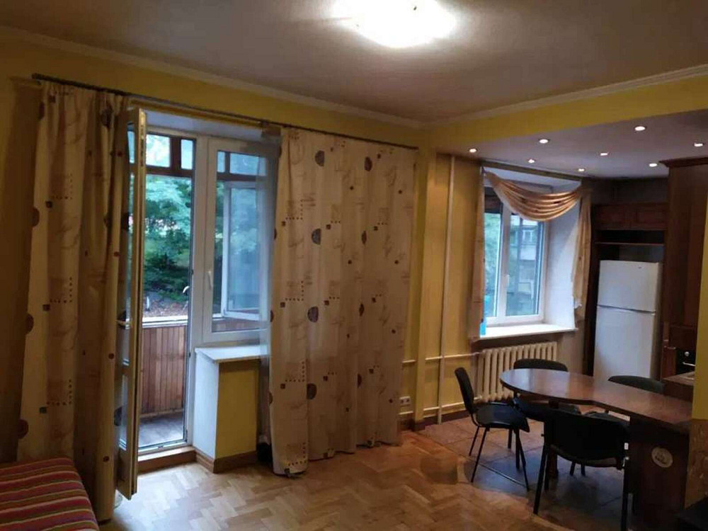 Оренда Квартира 3-кімнатна, 2/5 поверх на ул. Белорусская Київ - фото 2