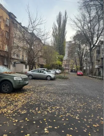 For sale 2-room Apartment 63 sq.m леонтовича Odessa