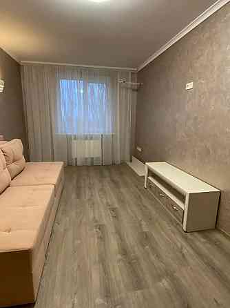 Оренда Квартира 1-кімнатна, 6/10 поверх на Академіка Лєбєдєва, 1 Київ