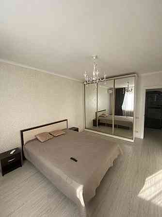 Оренда Квартира 2-кімнатна, 22/25 поверх на вул. Анни Ахматової, 28 Киев