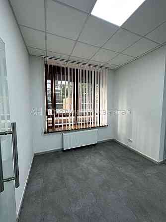 Оренда офісне приміщення на вул. Євгена Коновальця приміщень - 3, поверх - 1/22 Киев