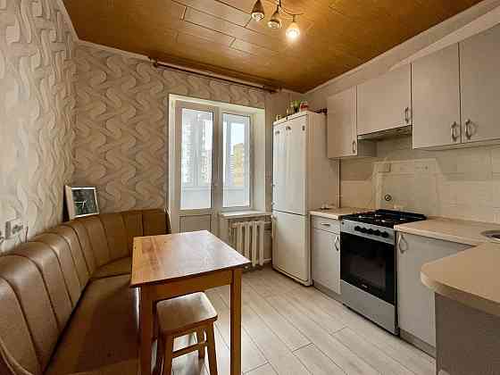 Оренда Квартира 3-кімнатна, 9/9 поверх на Драгоманова, 5 Київ