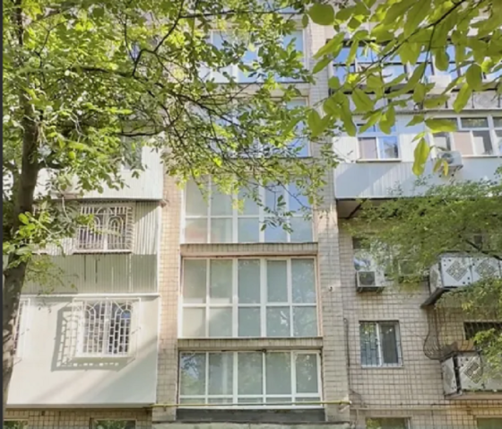 Продаж Квартира 4-кімнатна на ул. Посмитного, 33 Odessa