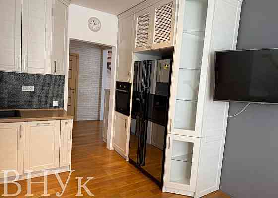 Продаж Квартира 3-кімнатна, 7/8 поверх на Двірська Ивано-Франковск