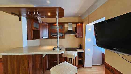 Оренда Квартира 1-кімнатна, 9/10 поверх на пл. Пантелеймона Куліша, 1 Киев