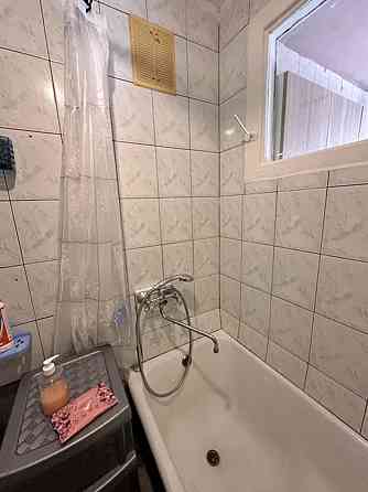 Оренда Квартира 1-кімнатна, 2/9 поверх на Алматинська, 64а Kiev