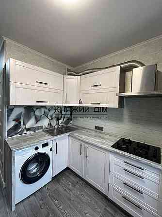 Продаж 2-х кімнатної роздільної ,м.Харківська Київ