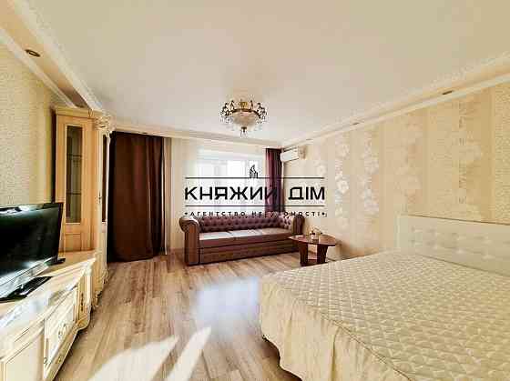 Оренда 2 кім. розд. на Антоновича в Центрі м. Олімпійська Код об 1152760 Киев