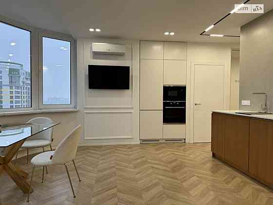 Продаж Квартира 3-кімнатна, 18/25 поверх на Вишгородська вул., 45/13 Киев