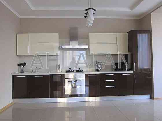 Продаж Будинок 4-кімнатний на Лесі Українки бул., 7Б Kiev