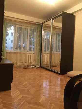 Оренда Квартира 3-кімнатна, 2/5 поверх на Братиславская ул., 12 Киев