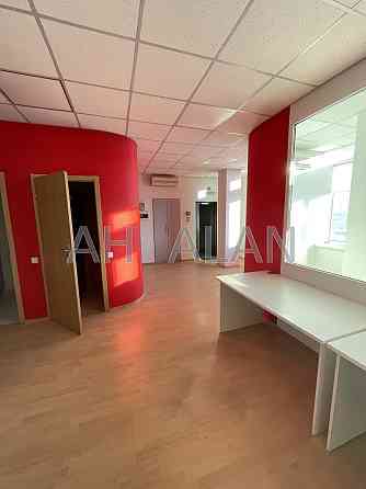 Оренда Будинок 4-кімнатний на Березняківська вул., 29 Киев