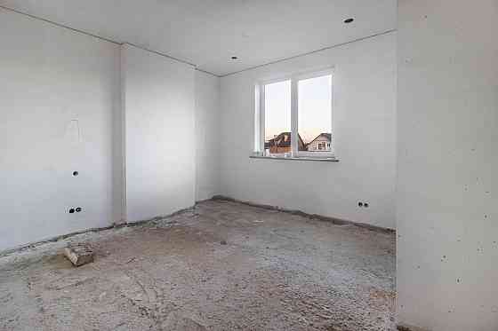 Продаж Квартира 4-кімнатна, 1/2 поверх на вул. Максимишина Ременів